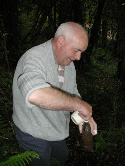 Tommy Bradfield at the Killowen Holy Well.jpg 220.5K